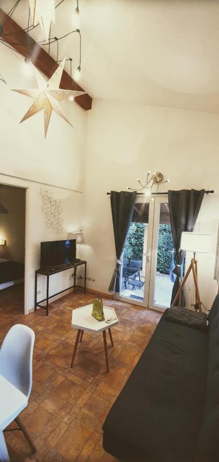 Le Jardin Des Alpilles Villa Eyguieres Exterior photo